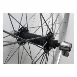 Roue VTC 700 Avant D'occasion -vélo Soldes Magasin roue vtc 700 avant d occasion 2